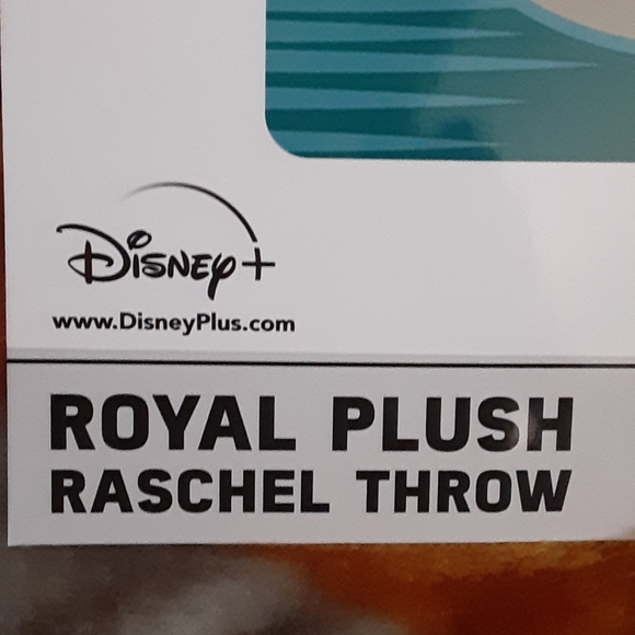BABY YODA/THE CHILD ROYAL PLUSH THROW - Picture 2 of 4
